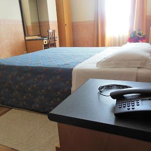 Camera con letto king size